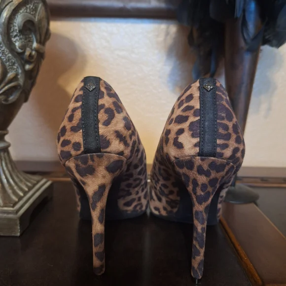 Sam & Libby Leopard Print Women's Shoes - Picture 4 of 5